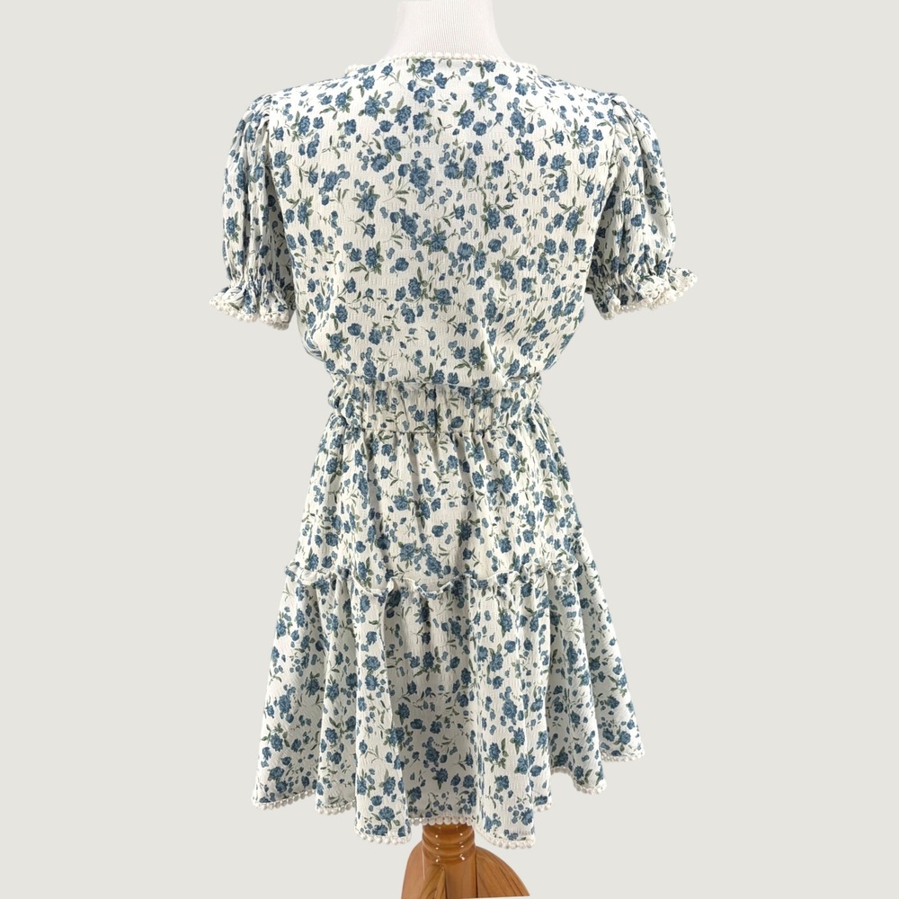 On You Floral Keyhole Front Mini Dress Blue White Lace Trim Romantic M Coquette - Picture 6 of 11